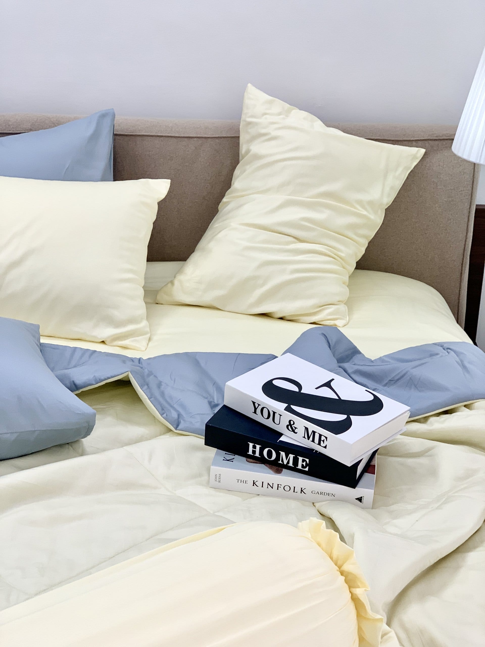 Chăn ga cotton satin Vàng Ivory phối xám Chăn ga cotton satin Vàng Ivory phối xám