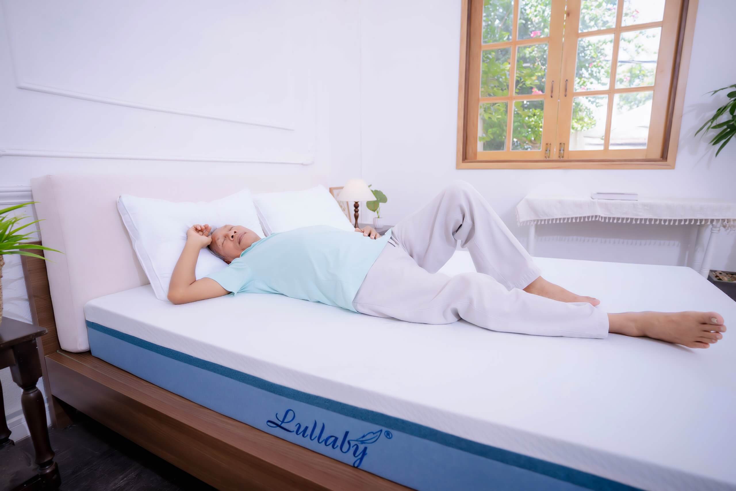 Kinh nghiệm chọn nệm cho người lớn tuổi | nệm foam | Lullaby Bedding